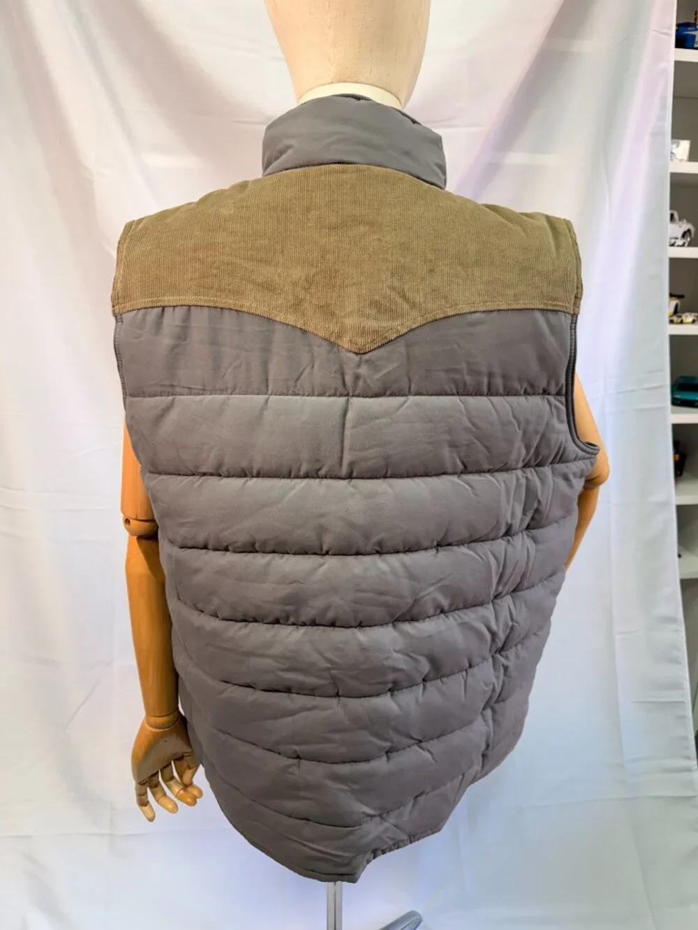 Wrangler Men’s L Corduroy Yoke Western Puffer Vest Gray Cowboy NWT